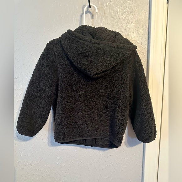 Old Navy toddle Sherpa jacket - Picture 2 of 2